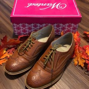 Tan lace up oxford
